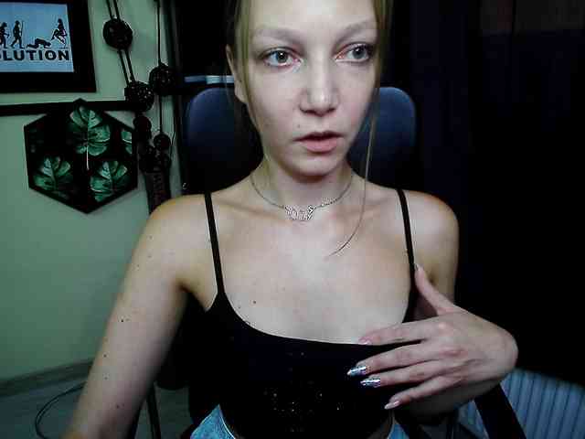 EmillyExtasy webcam