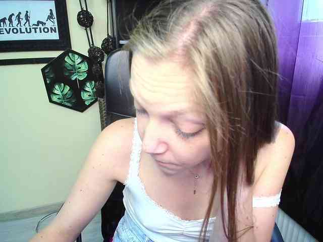 EmillyExtasy webcam
