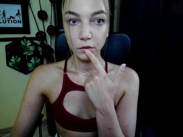 EmillyExtasy webcam