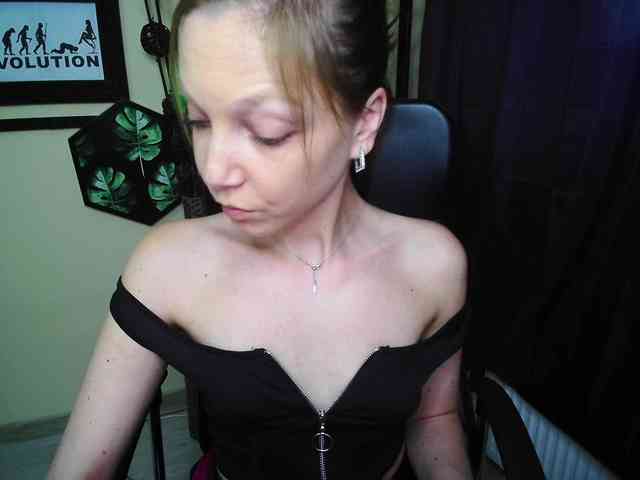 EmillyExtasy webcam