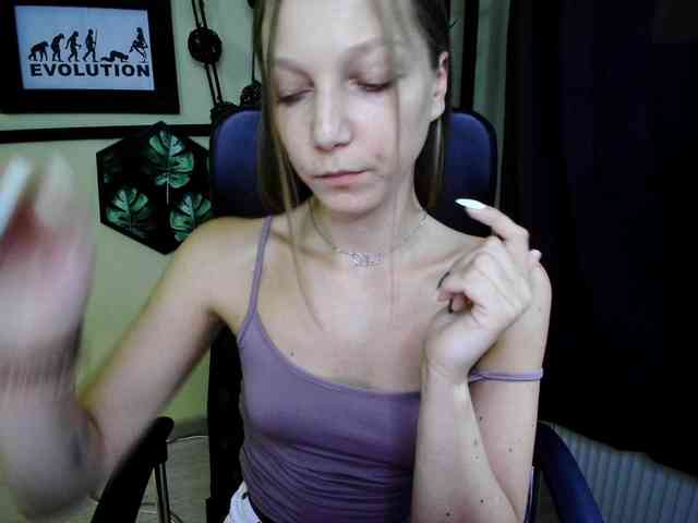 Model: EmillyExtasy
