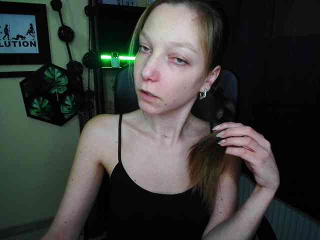 Model: EmillyExtasy