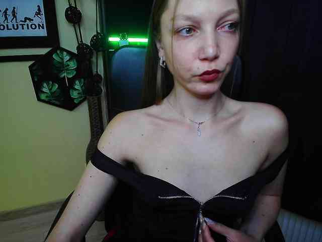 Model: EmillyExtasy