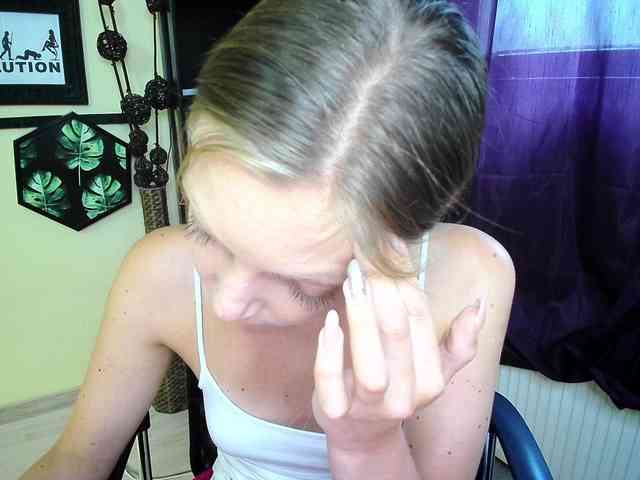 EmillyExtasy webcam