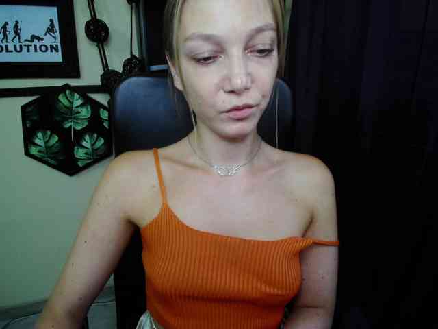 EmillyExtasy webcam
