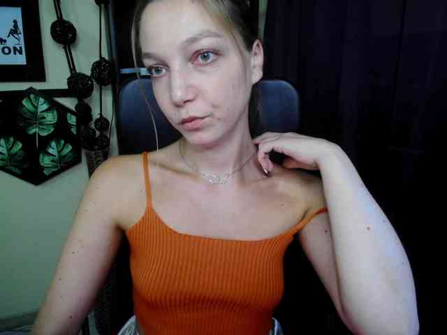 EmillyExtasy webcam