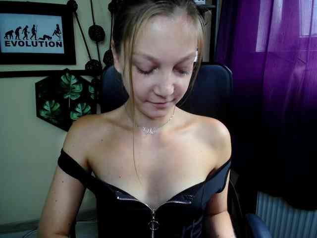 EmillyExtasy webcam