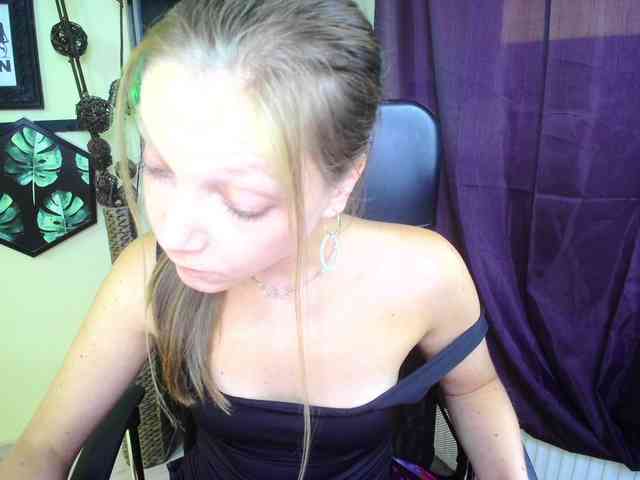 EmillyExtasy webcam