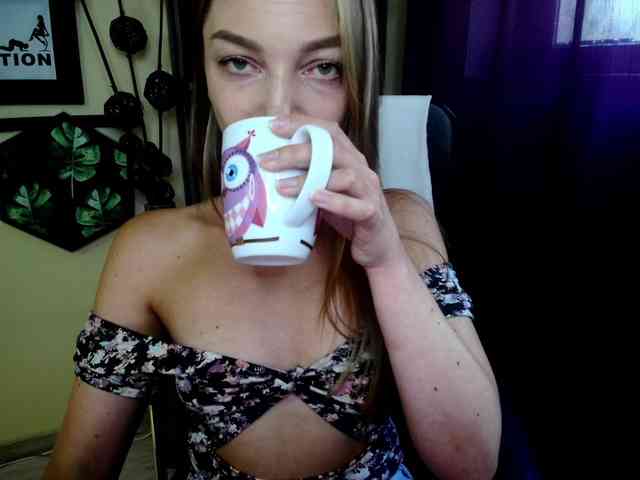 EmillyExtasy webcam