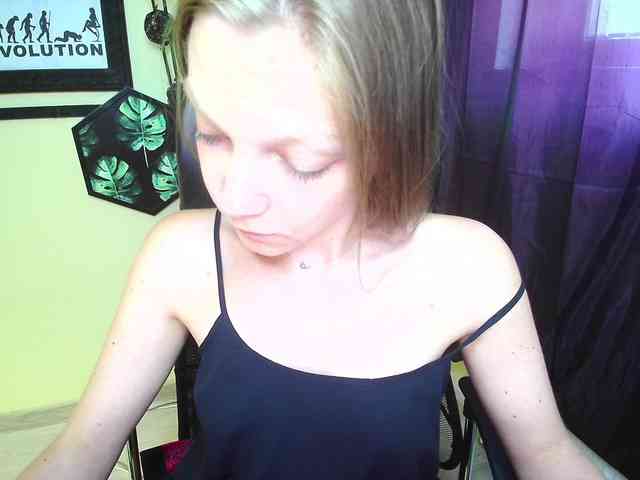 EmillyExtasy webcam