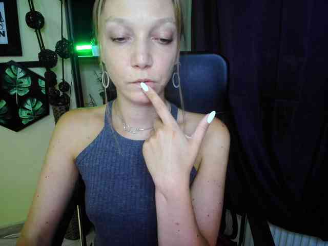 EmillyExtasy webcam