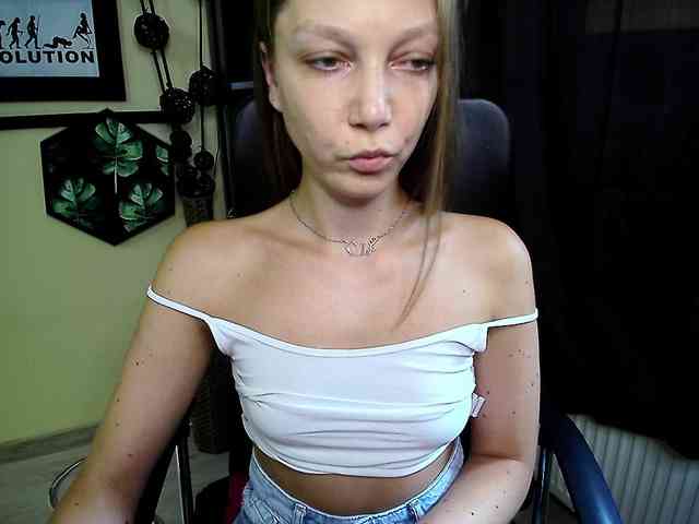 EmillyExtasy webcam