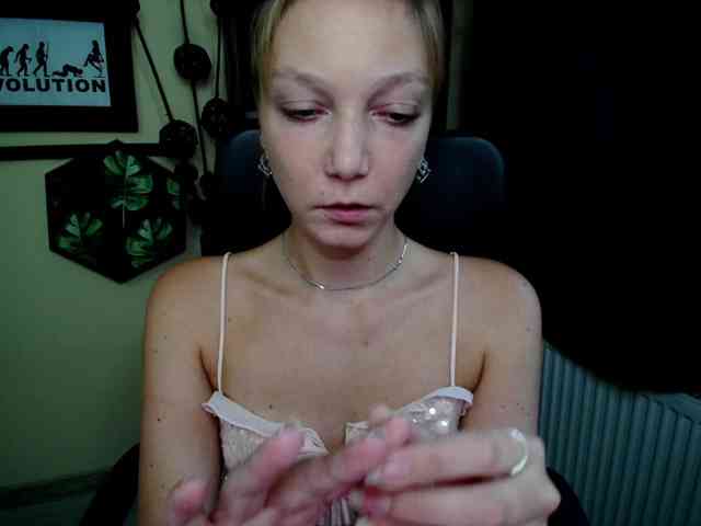 EmillyExtasy webcam