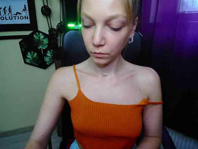 EmillyExtasy webcam