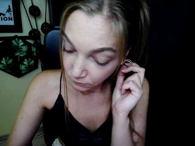 EmillyExtasy webcam