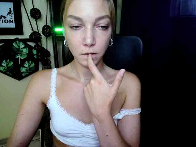 EmillyExtasy webcam