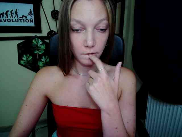 Model: EmillyExtasy