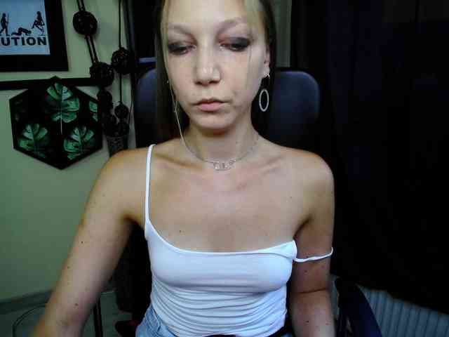 EmillyExtasy webcam