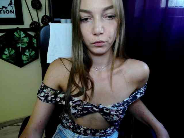 EmillyExtasy webcam