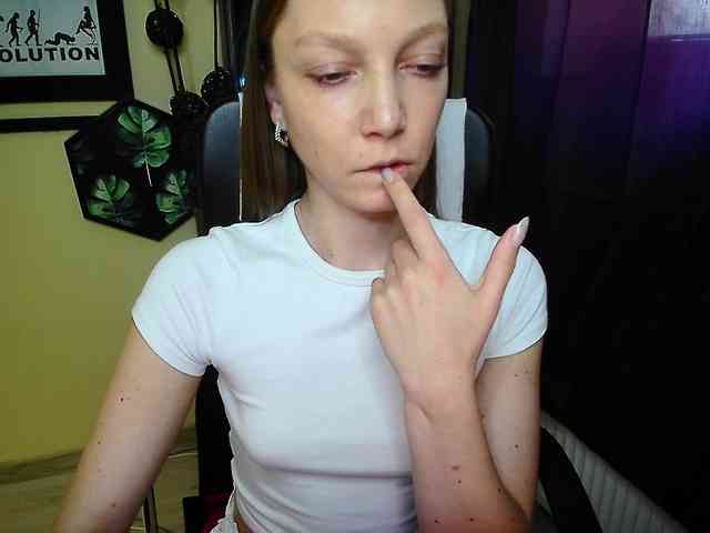 Model: EmillyExtasy