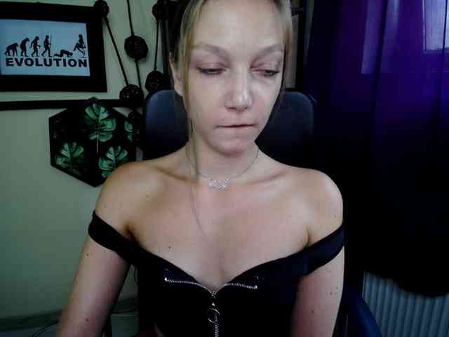 EmillyExtasy webcam