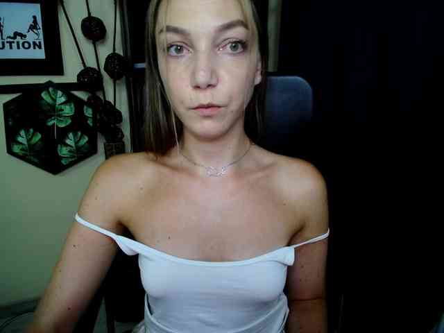 EmillyExtasy webcam
