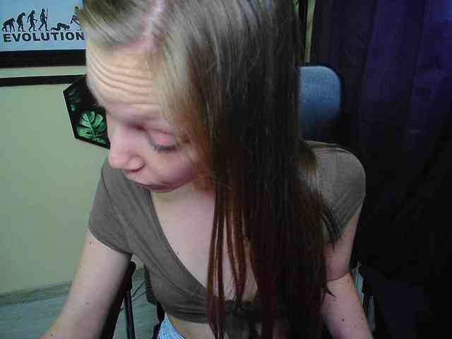 EmillyExtasy webcam