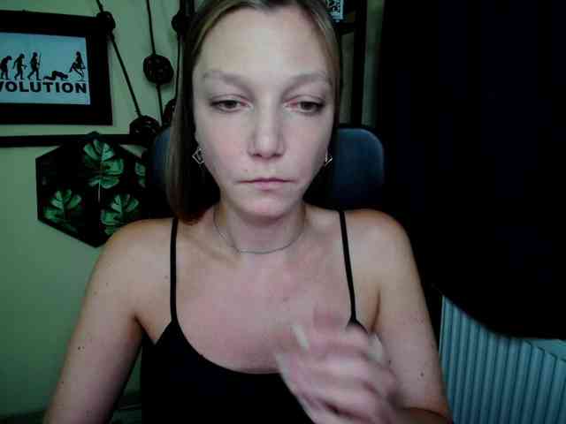 EmillyExtasy webcam