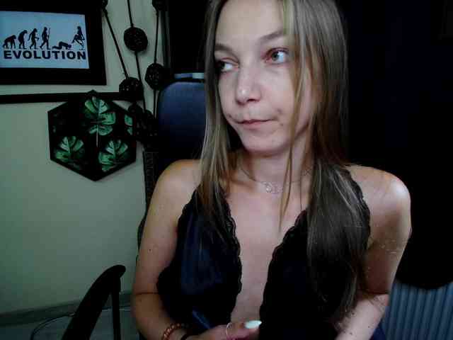 EmillyExtasy webcam