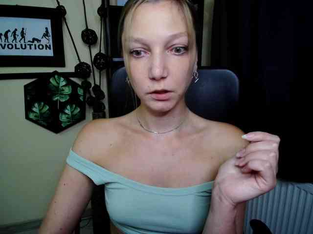 EmillyExtasy webcam