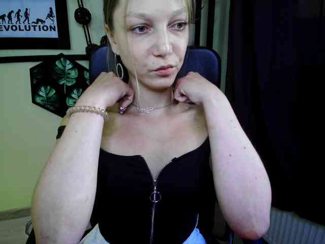 EmillyExtasy webcam
