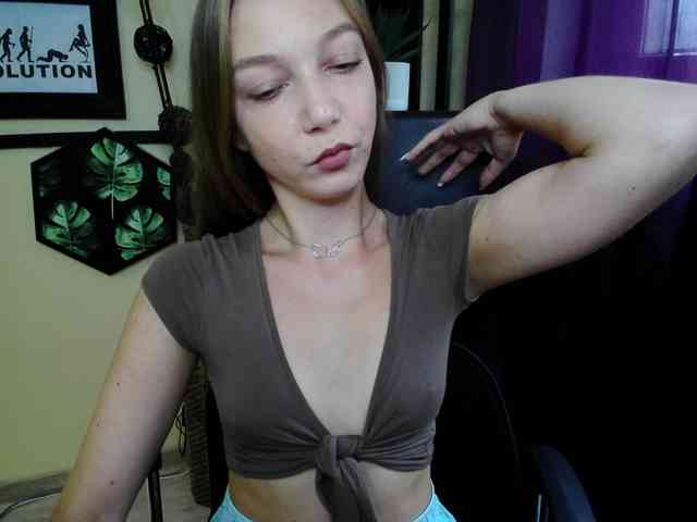 Model: EmillyExtasy