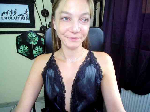 EmillyExtasy webcam