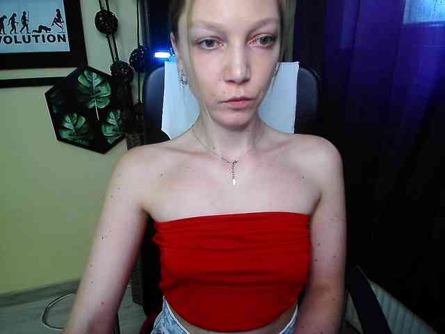 Model: EmillyExtasy