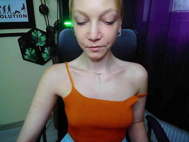 EmillyExtasy webcam