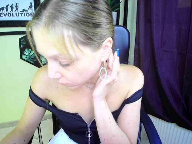 EmillyExtasy webcam