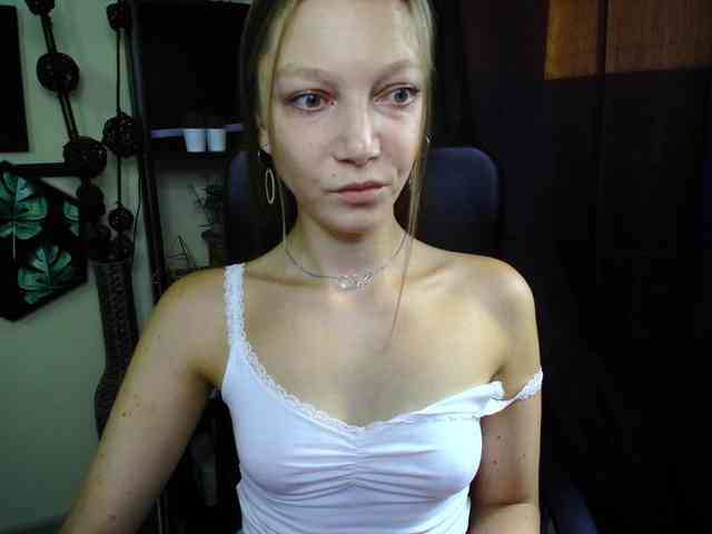 EmillyExtasy webcam