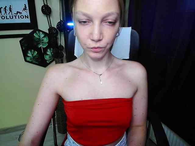 Model: EmillyExtasy
