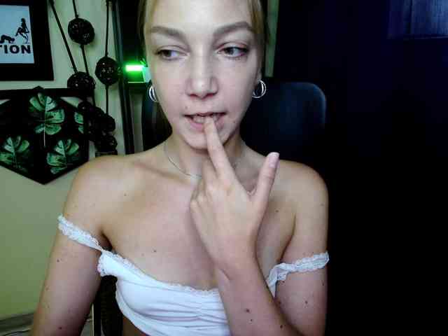 EmillyExtasy webcam