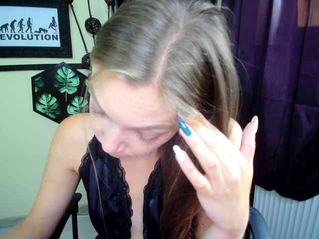EmillyExtasy webcam