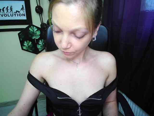 EmillyExtasy webcam