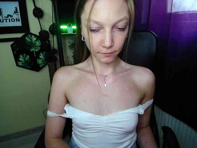 EmillyExtasy webcam