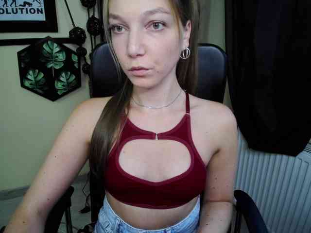 Model: EmillyExtasy