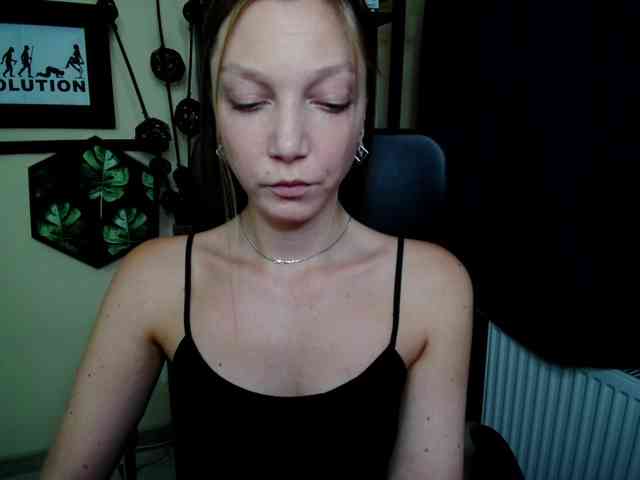 EmillyExtasy webcam