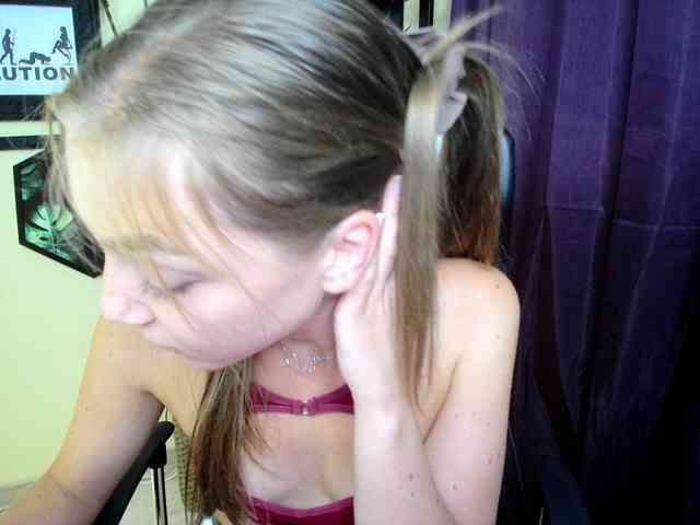 EmillyExtasy webcam