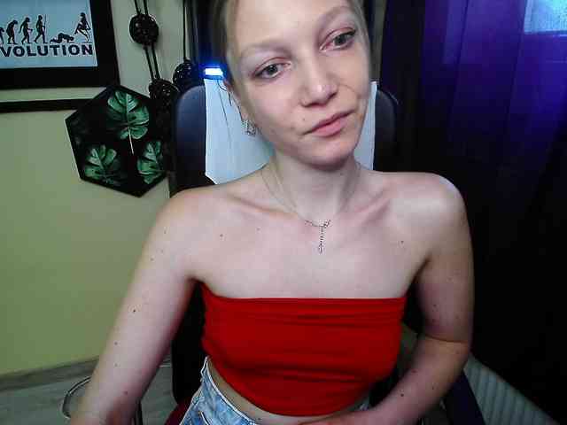 Model: EmillyExtasy