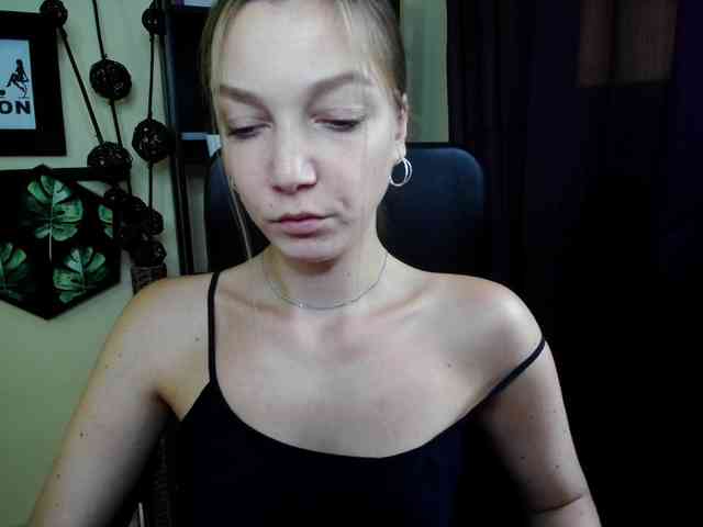 Model: EmillyExtasy