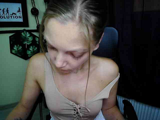 EmillyExtasy webcam