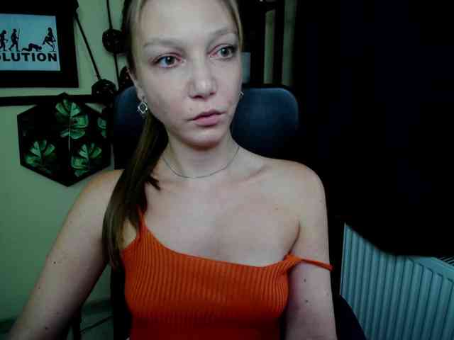 Model: EmillyExtasy