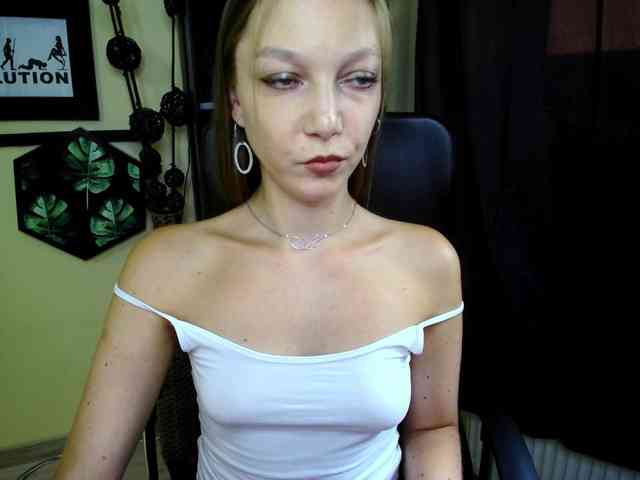 EmillyExtasy webcam